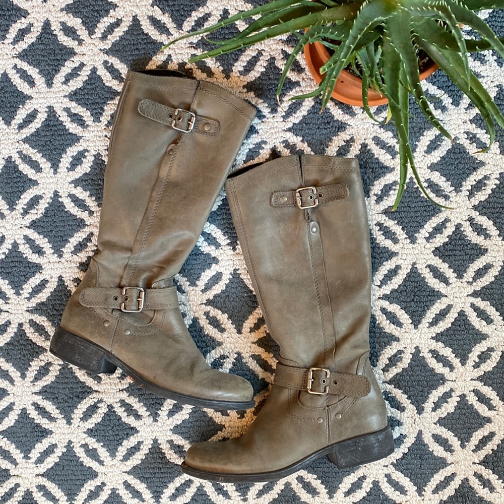 Genuine leather boots